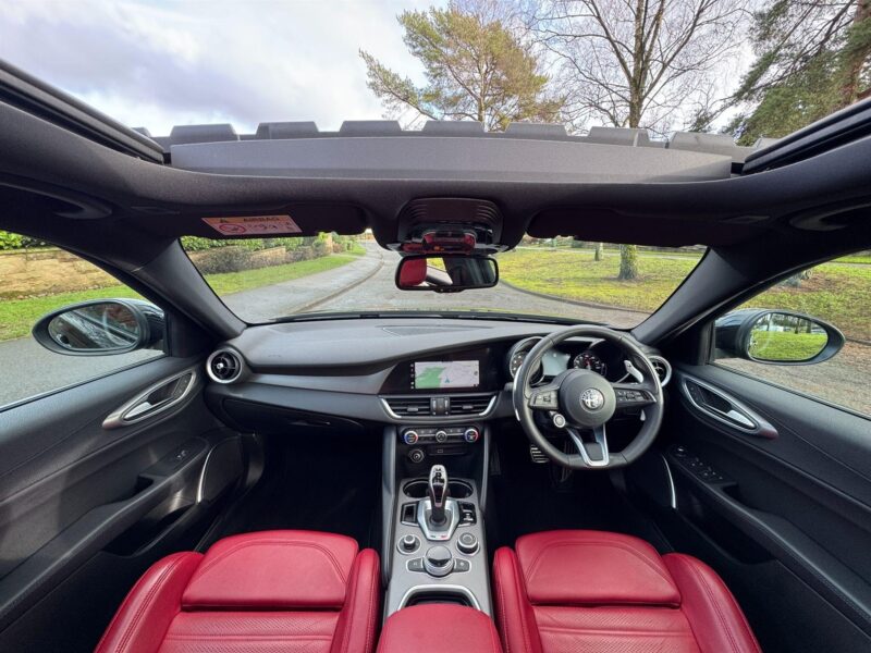 2022 Alfa Romeo Giulia 2.0T Veloce Auto
