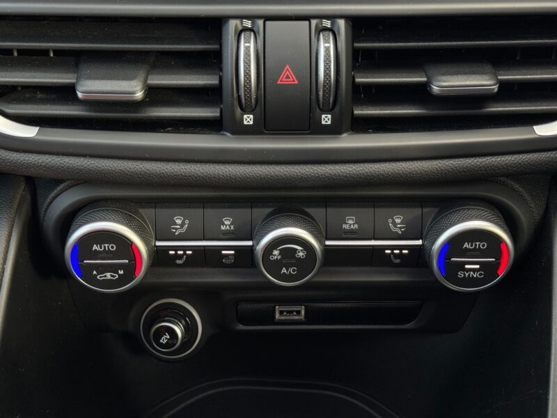 2022 Alfa Romeo Giulia 2.0T Veloce Auto
